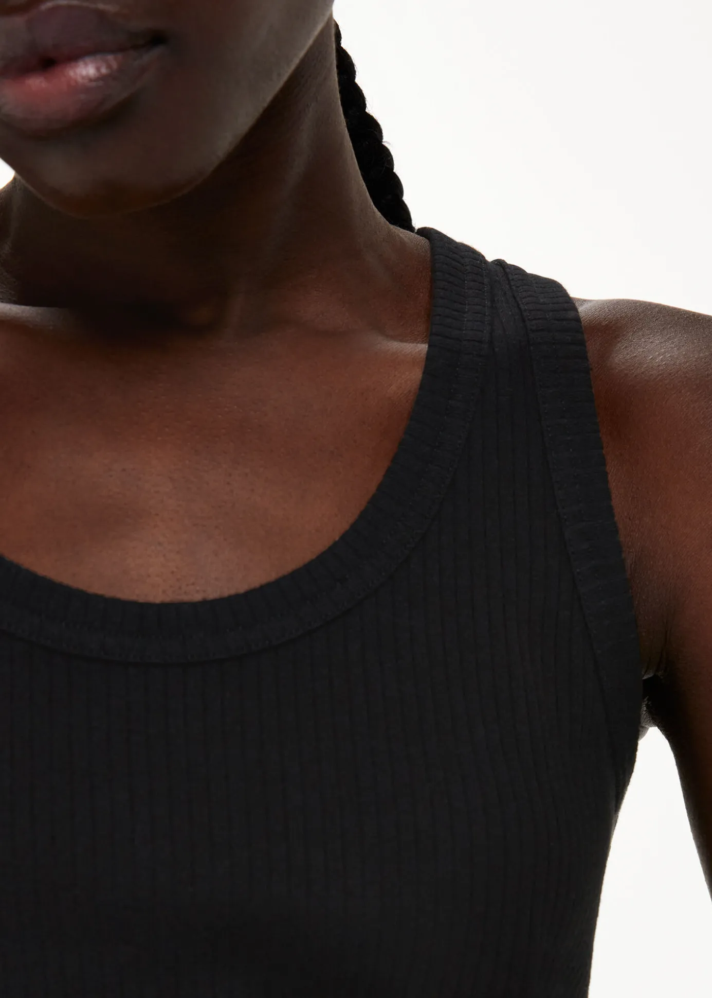 Black Ultimate Ribbed Scoop Vest