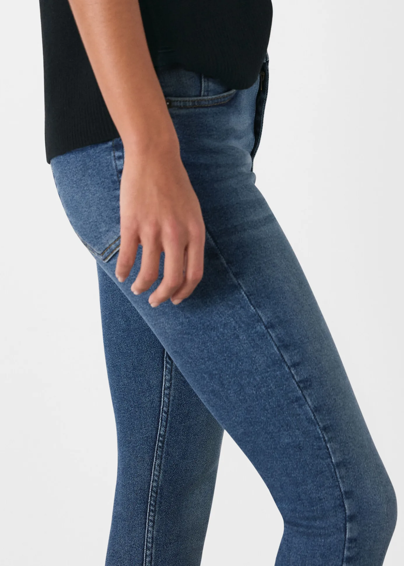 Denim Stretch Sculpted Skinny Jean