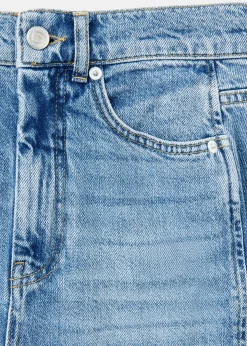 Light Wash Authentic Barrel Leg Jean